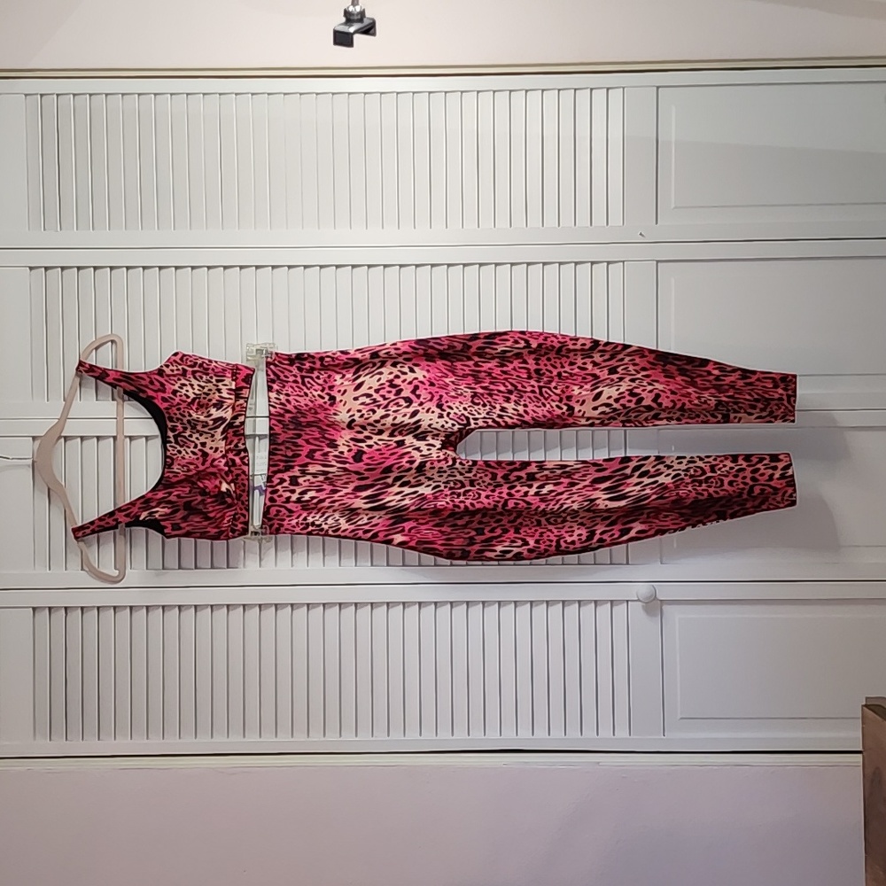 Yitty Activewear Size Medium